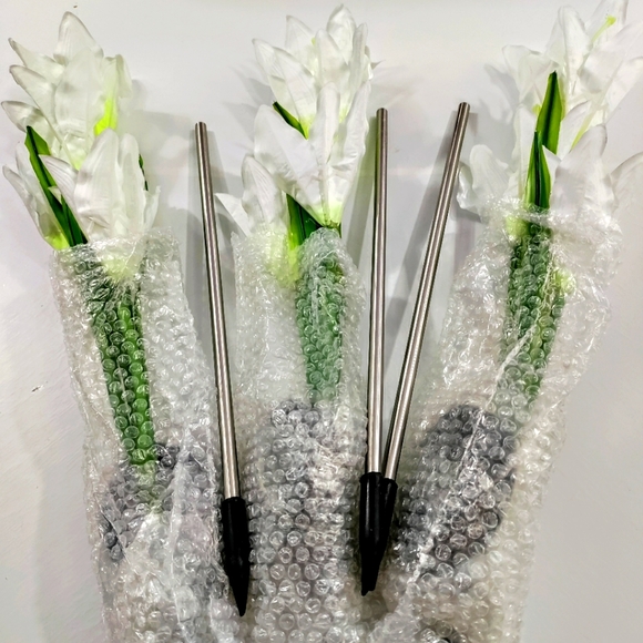 Bundle Bight Zeal New Solar White 4 Lily Stake Light Add On Listing - Picture 4 of 9